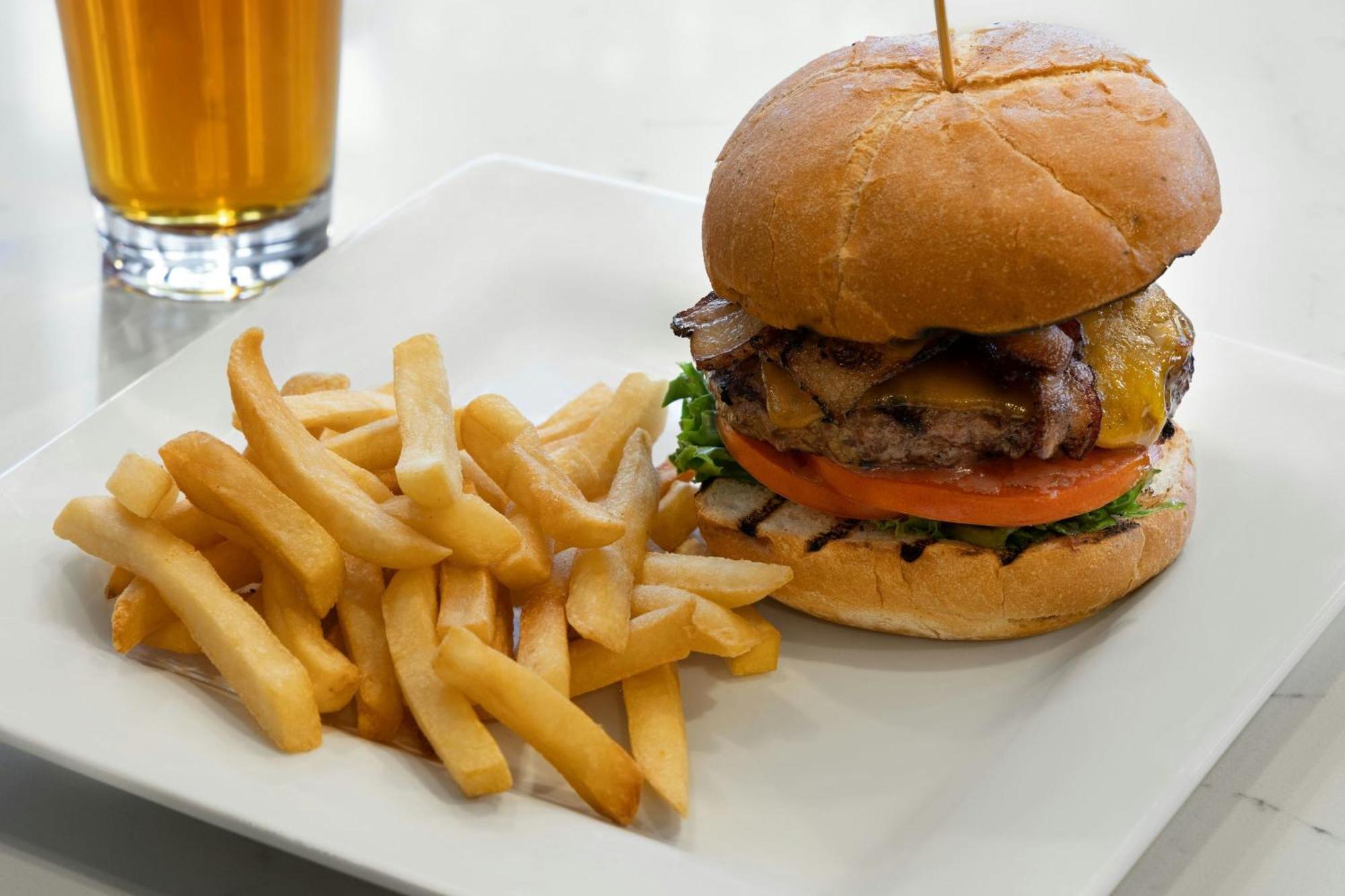 Courtyard By Marriott Seattle Bellevue/Downtown Hotel Ngoại thất bức ảnh