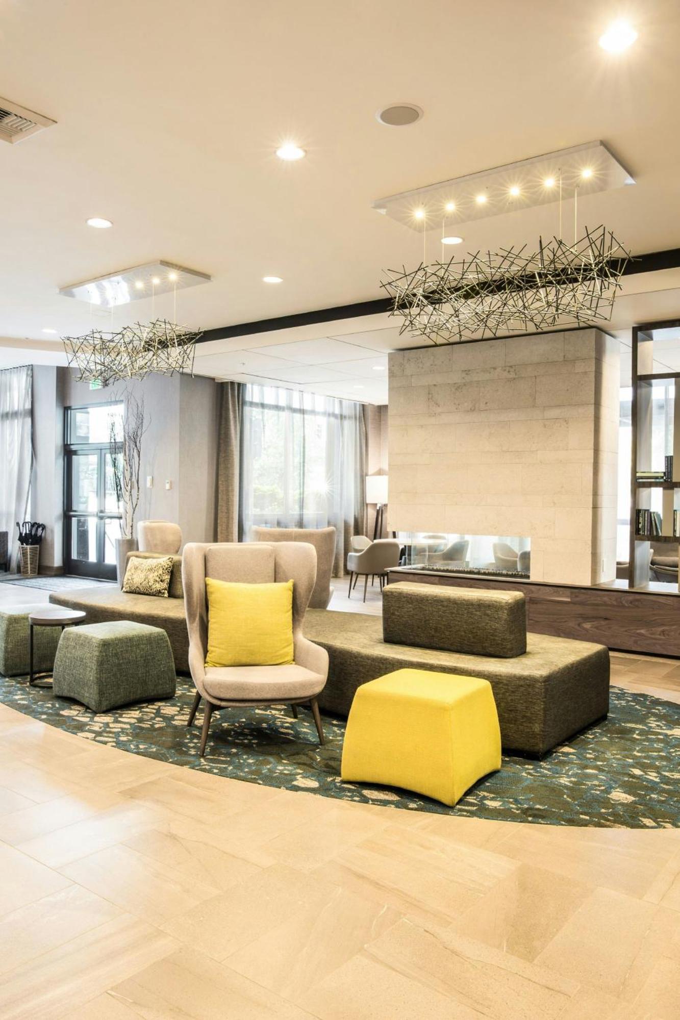 Courtyard By Marriott Seattle Bellevue/Downtown Hotel Ngoại thất bức ảnh